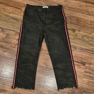 💙Zara NWOT Woman Olive Green Army Print With Bedazzled Sides Premium Denim